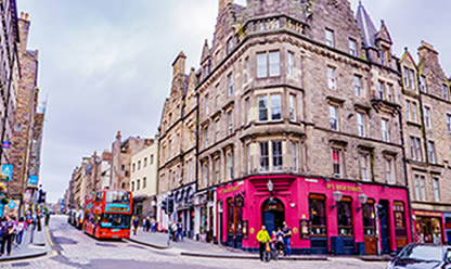 Viajes a INGLATERRA, ESCOCIA E IRLANDA Y CAPITALES IMPERIALES AVIÓN FIN PRAGA 2026 en español | Agencia de Viajes Festival