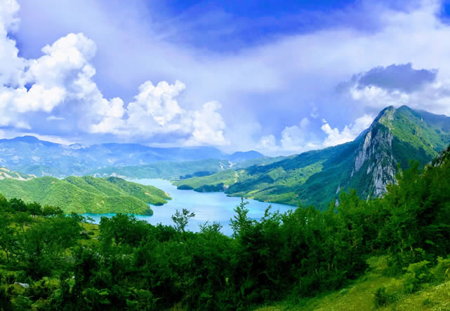 foto del viaje a albania en español 2025-2026